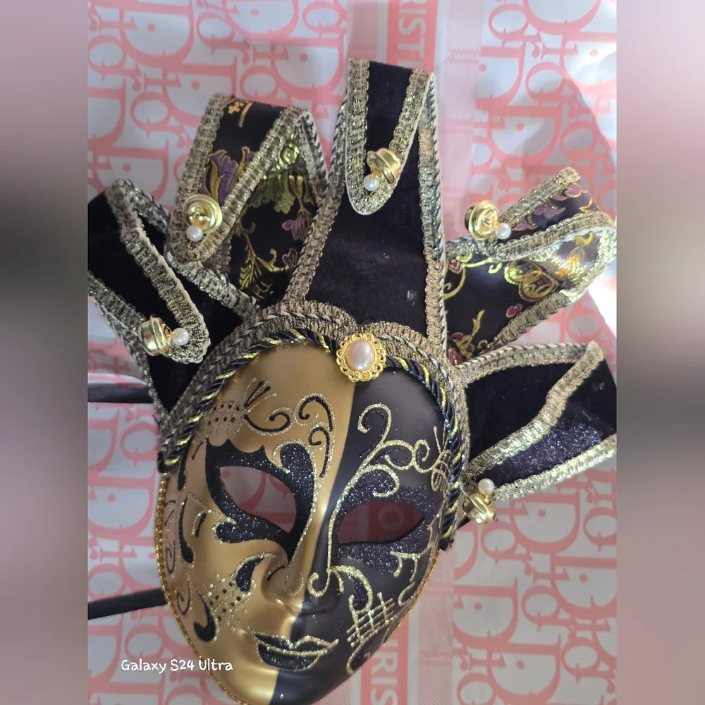 Wearable Masquerade Beautiful Mask Home Decor/ Party Decor NEW